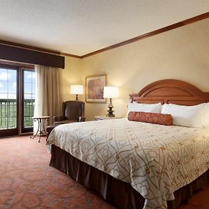 King Room Partial Lake View