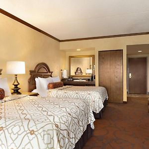 Suite Two Queen Beds